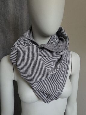 Lululemon Vinyasa Wrap Scarf Snaps In Heather Gray & Stripes